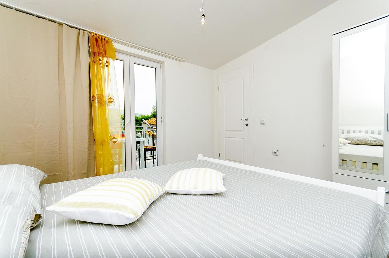 Apartments Mirko I Anda Donji Okrug  ภายนอก รูปภาพ
